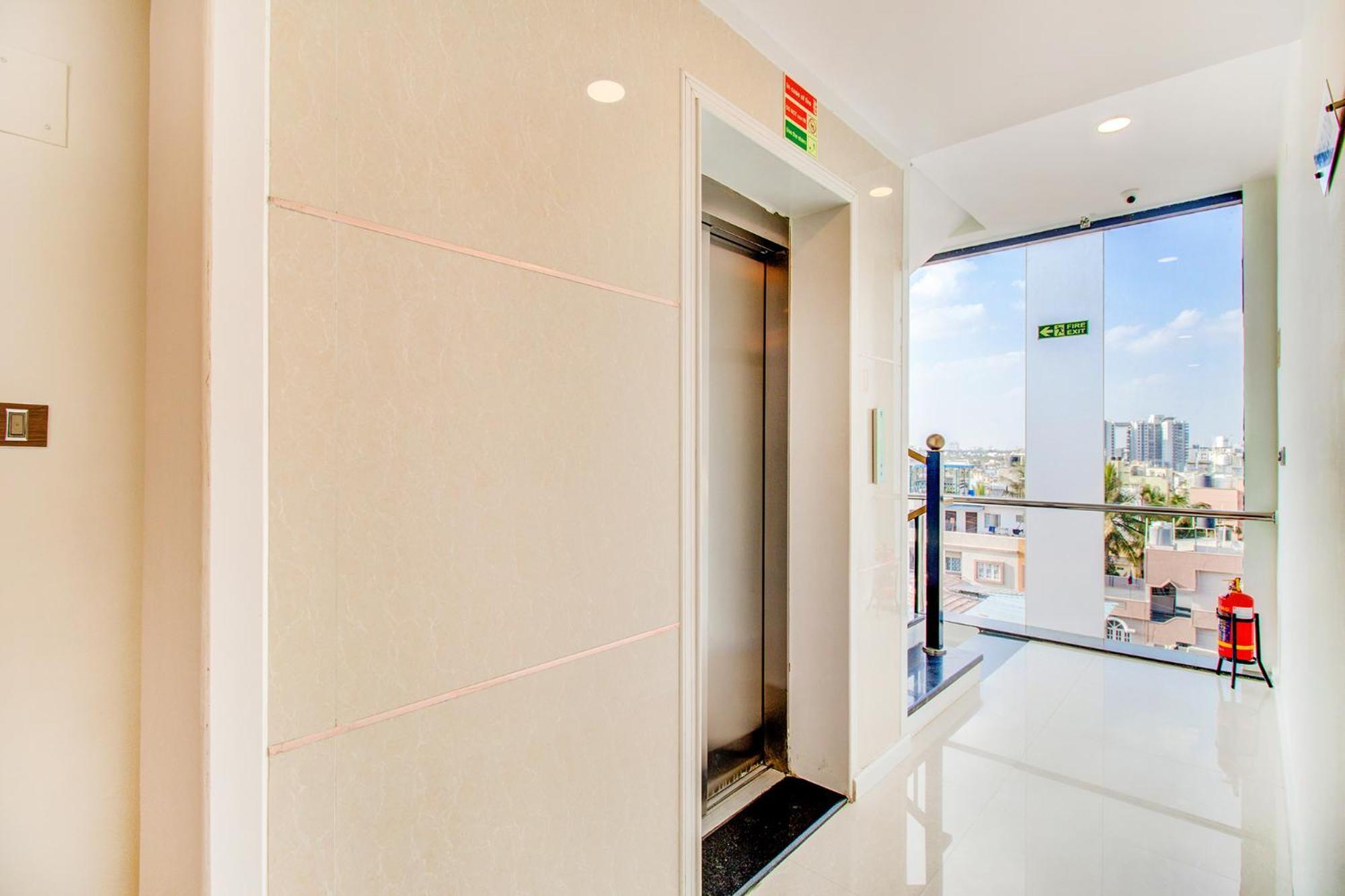 Fabhotel The Royal Suites - Nr Gopalan Innovation Mall Bangalore Buitenkant foto