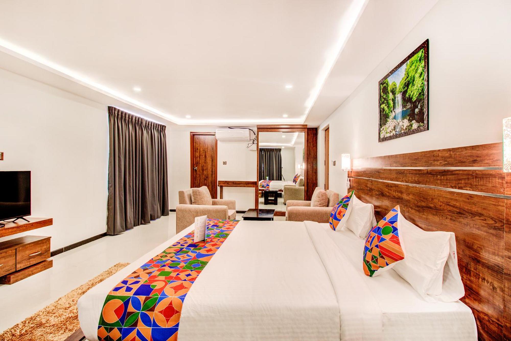 Fabhotel The Royal Suites - Nr Gopalan Innovation Mall Bangalore Buitenkant foto